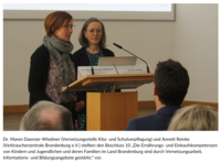 Dr. Maren Daenzer-Wiedmer (Vernetzungsstelle Kita- und Schulverpflegung) und Annett Reinke (Verbraucherzentrale Brandenburg e.V.) stellten den Beschluss 10 „Die Ernährungs- und Einkaufskompetenzen von Kindern und Jugendlichen und deren Familien im Land Brandenburg sind durch Vernetzungsarbeit, Informations- und Bildungsangebote gestärkt.“ vor.